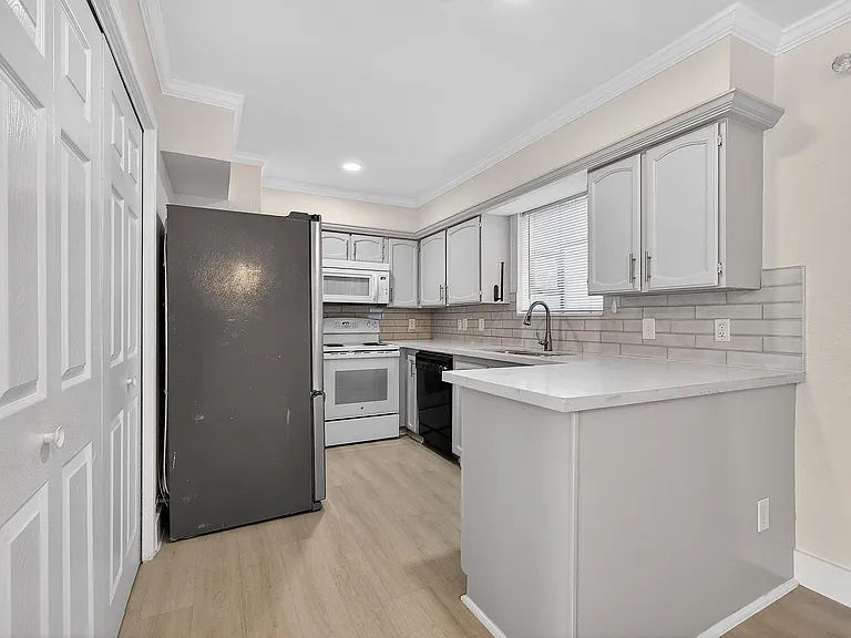 1221 Cedar Post Ln #4D — Photo 10