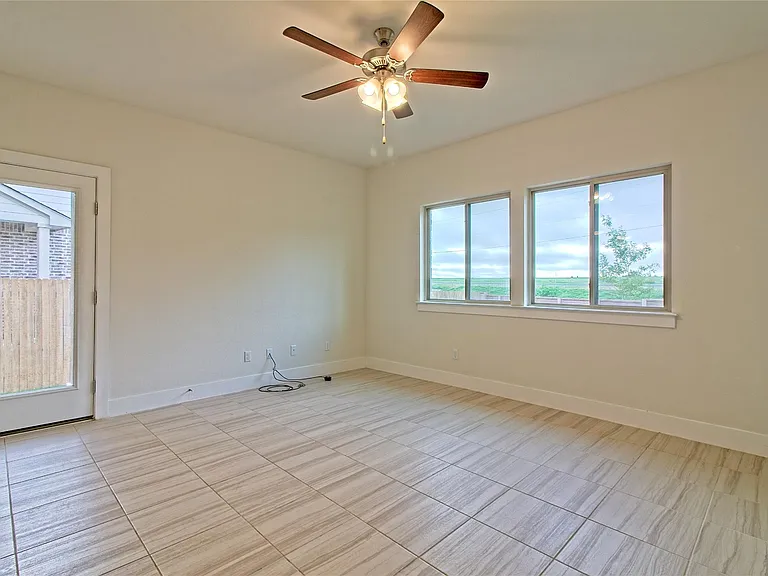 555 White Steppe Way — Photo 14