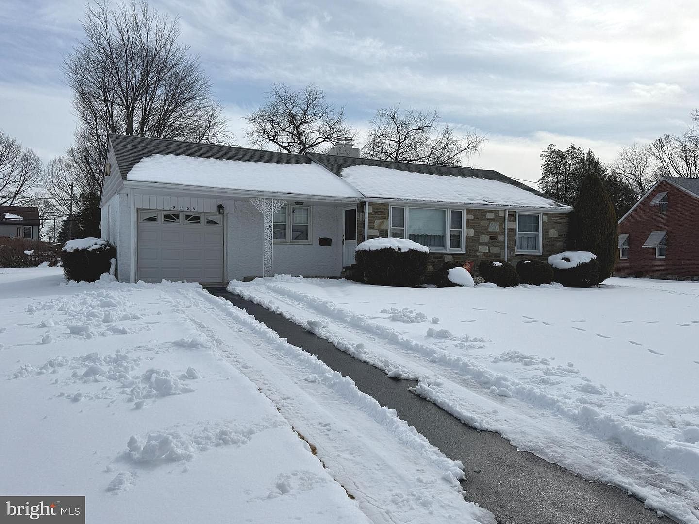 9505 Alton St, Philadelphia, PA 19115 | Zillow