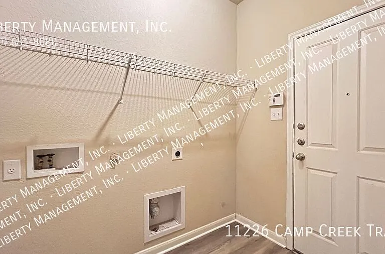 11226 Camp Creek Trl — Photo 19