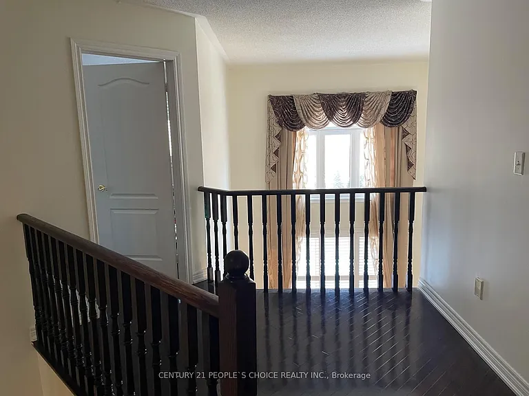2486 Wasaga Dr — Photo 14