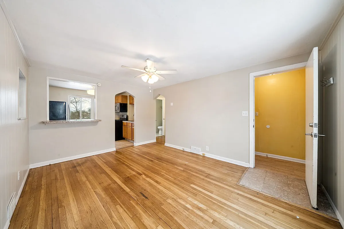 Building Photo - 77 Beechmont Ave #1
