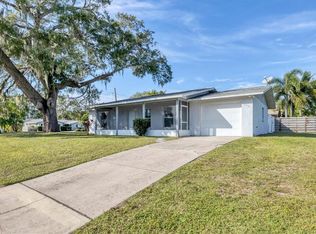 905 Danny Dr, Sarasota, FL 34243