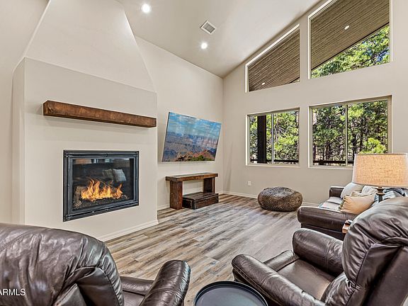 5th image of 1093 Redwall Way