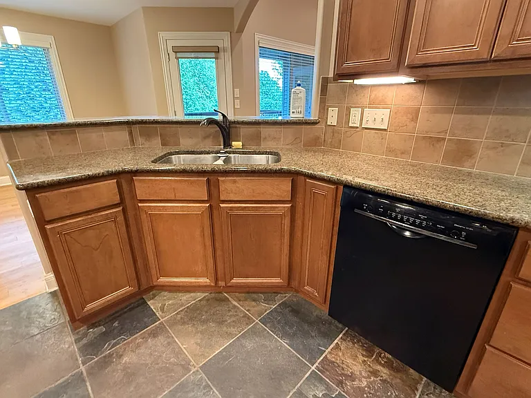 6802 Stanwood Dr — Photo 24