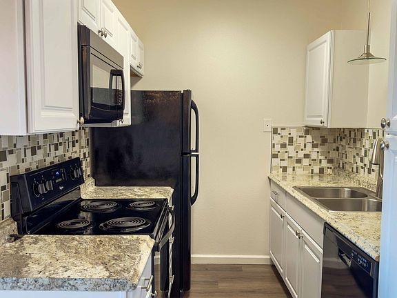 2nd image of 4529 Illinois St #5
