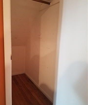 4th image of 3918 Hill Ave