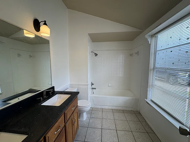 538 Karen Dr — Photo 5