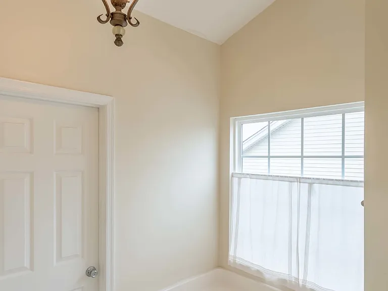 4716 Chepstow Dr — Photo 13