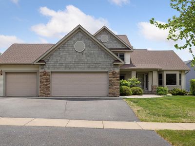 2164 Rushmore Dr, River Falls, WI, 54022