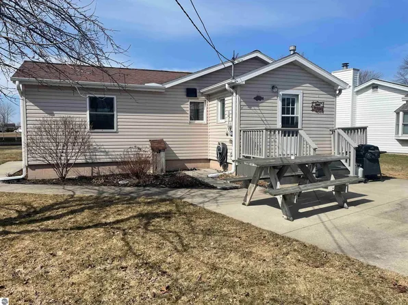1684 S Riverside Dr, Au Gres, MI 48703