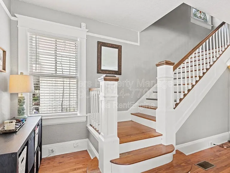 2623 Forbes St — Photo 9