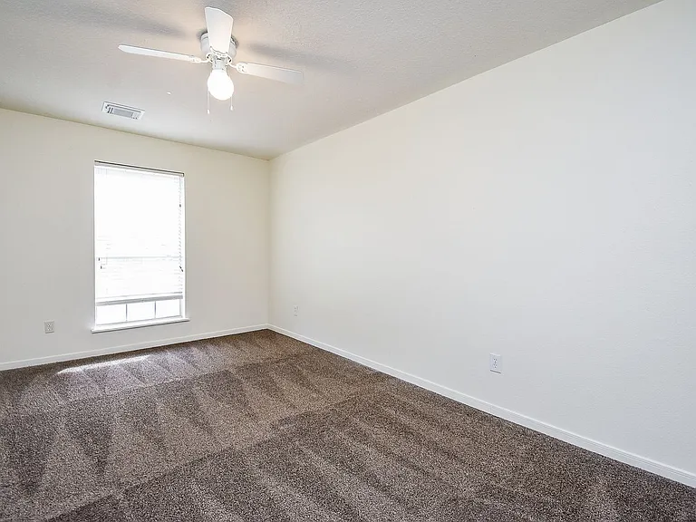 6323 Haddock Ct — Photo 32
