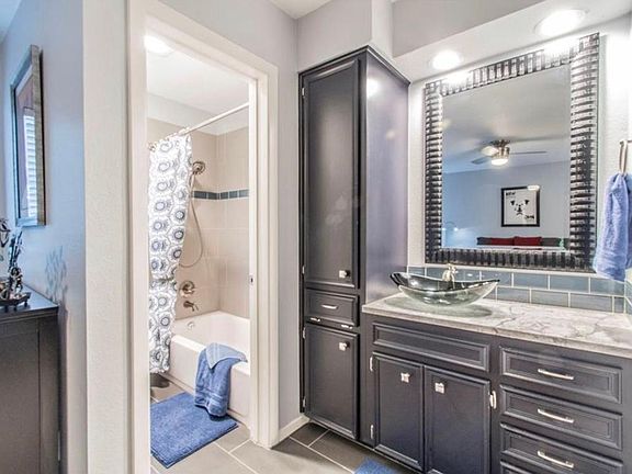 2nd image of 5604 Woodrow Ave APT 2