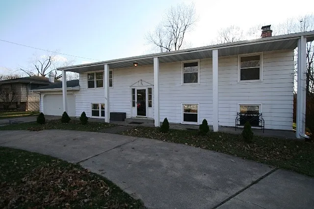 1404 Springfield Rd photo 1