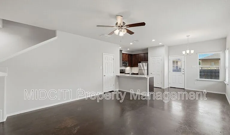 1134 Renee St — Photo 11