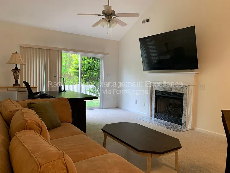 205 Will Ct — Photo 8