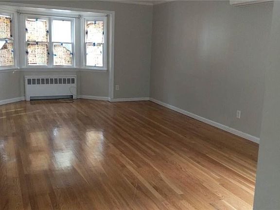 5th image of 813 Whittier Ave
