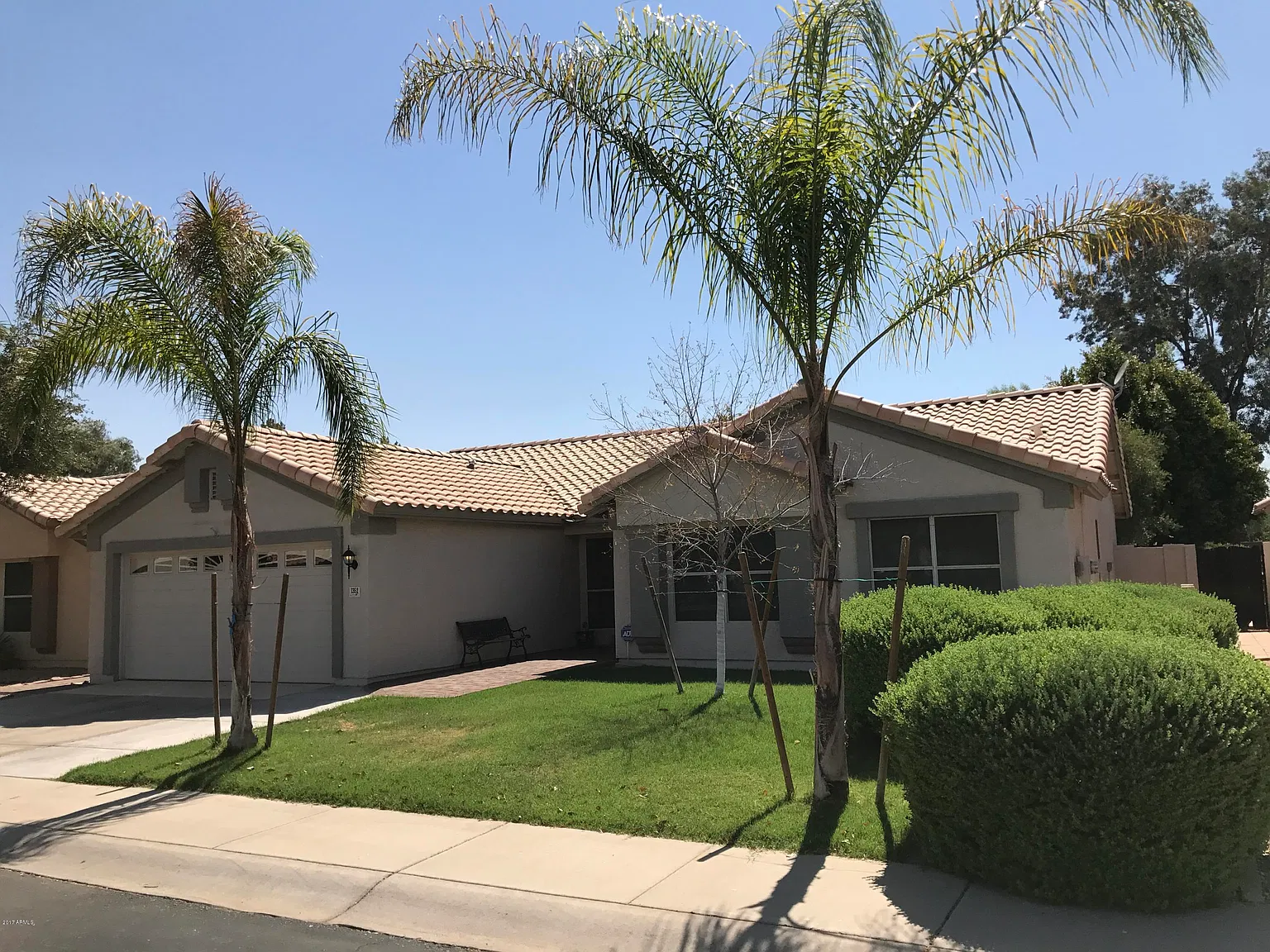 3 bed, 2.0 bath, 1712 sqft, $2,400 — Photo 2