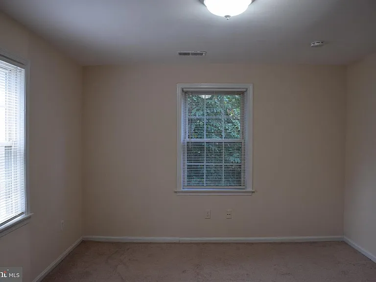 2057 38th St SE #301 — Photo 30