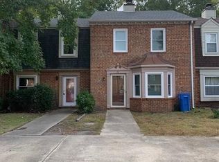 33 Colonial Way, Chesapeake, VA 23325