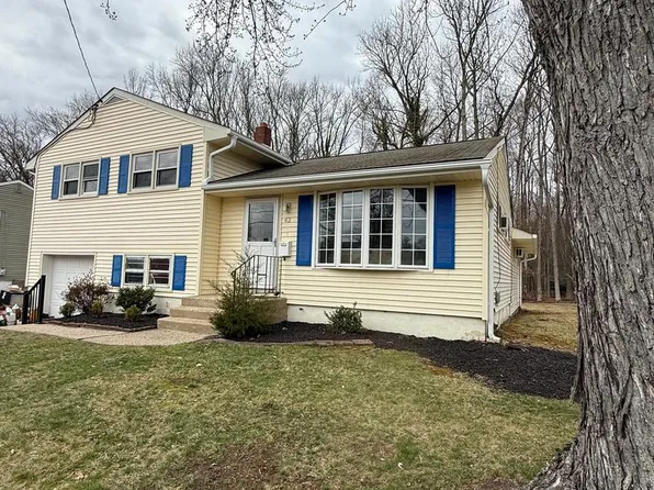 42 Winding Way, Gibbsboro, NJ 08026