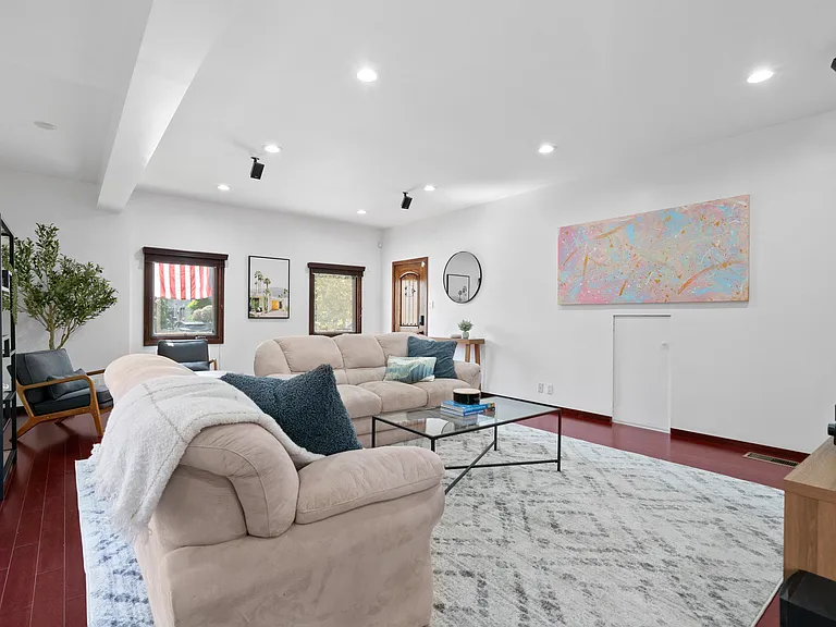 1039 S Hayworth Ave #1039 — Photo 7