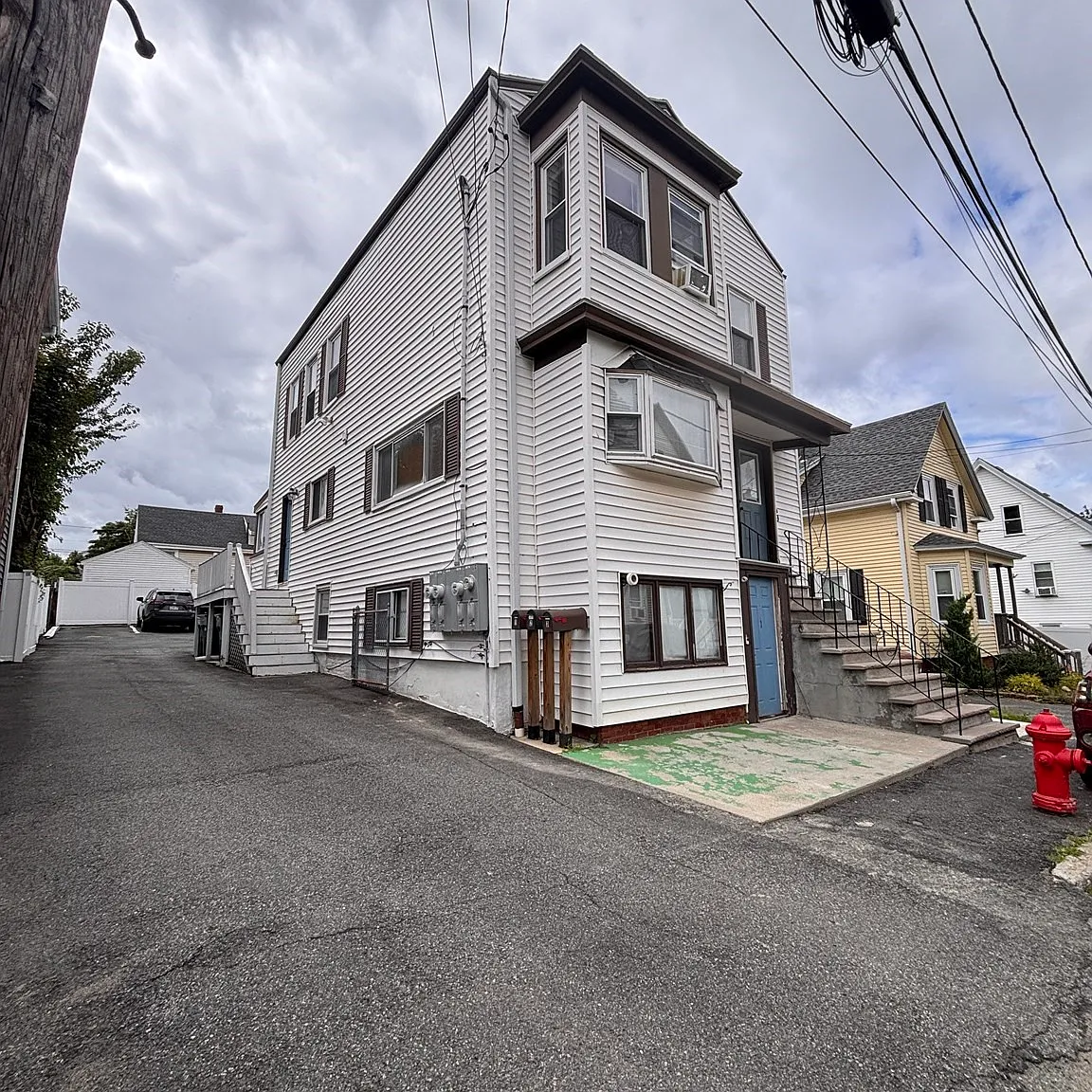 2 bed, 1.0 bath, 1814 sqft, $2,400 — Photo 2