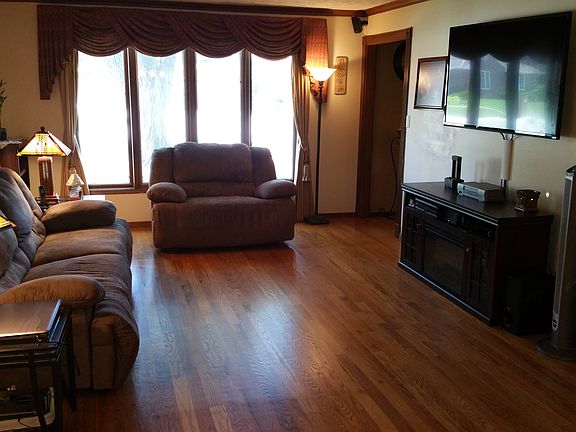 4th image of 3500 Arrowhead Dr