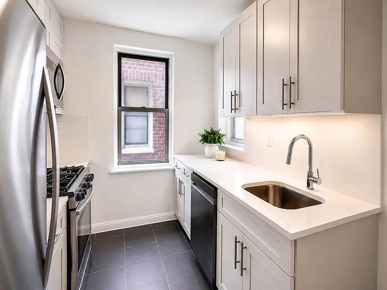 3206 Fairfield Ave #7J — Photo 6