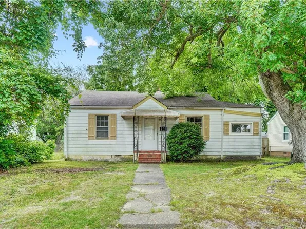 10 Dotson Dr, Hampton, VA 23669