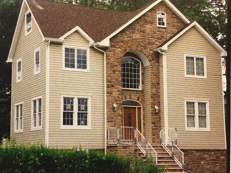 Unique Township landscape offers this beauty with only one next door neighbor and a serene public garden. Schedule an appointment to view the house.
