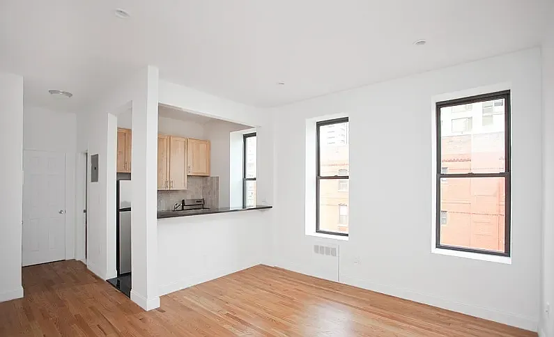 1592 1st Ave #4C