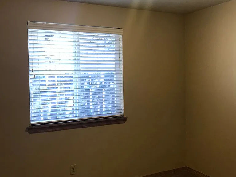 1728 NE Mark Ct — Photo 12