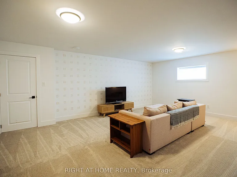 114 Black Willow Cres — Photo 37