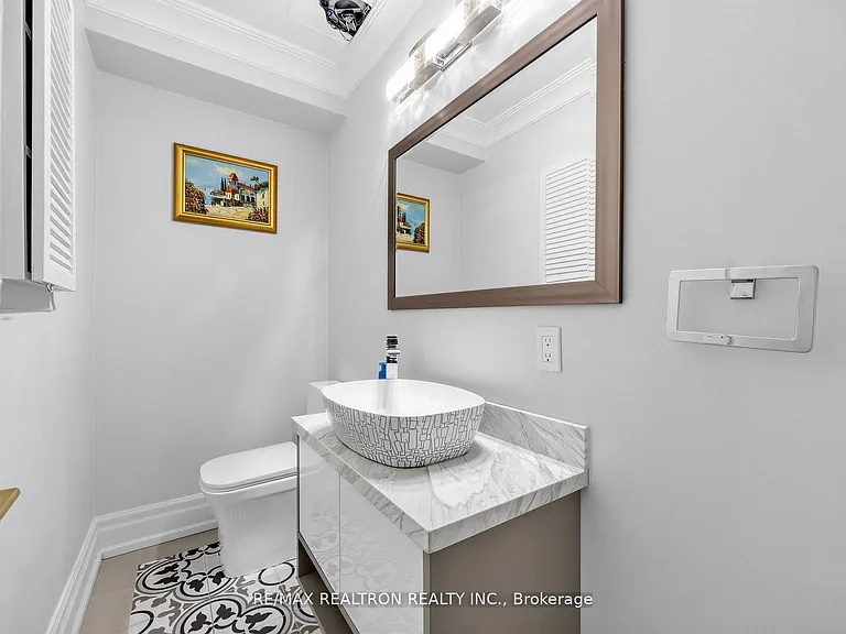 44 Pineway Blvd W — Photo 15