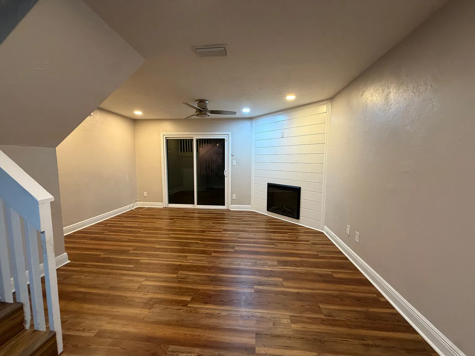 2 bed, 1.0 bath, 730 sqft, $1,400 — Photo 2