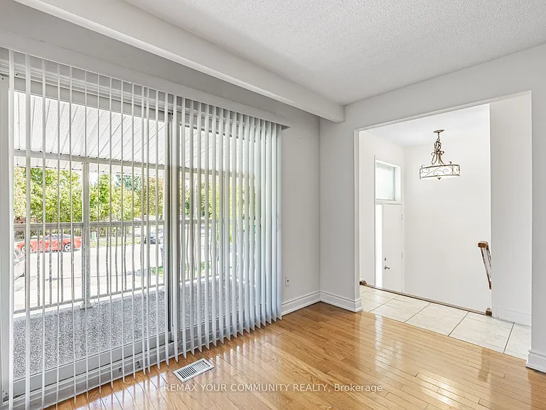 14 Roseville Dr — Photo 9