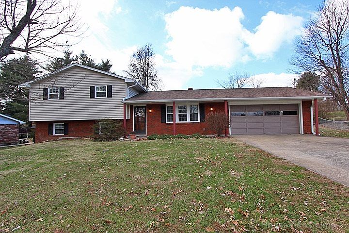 1st image of 855 Strawberry Ln