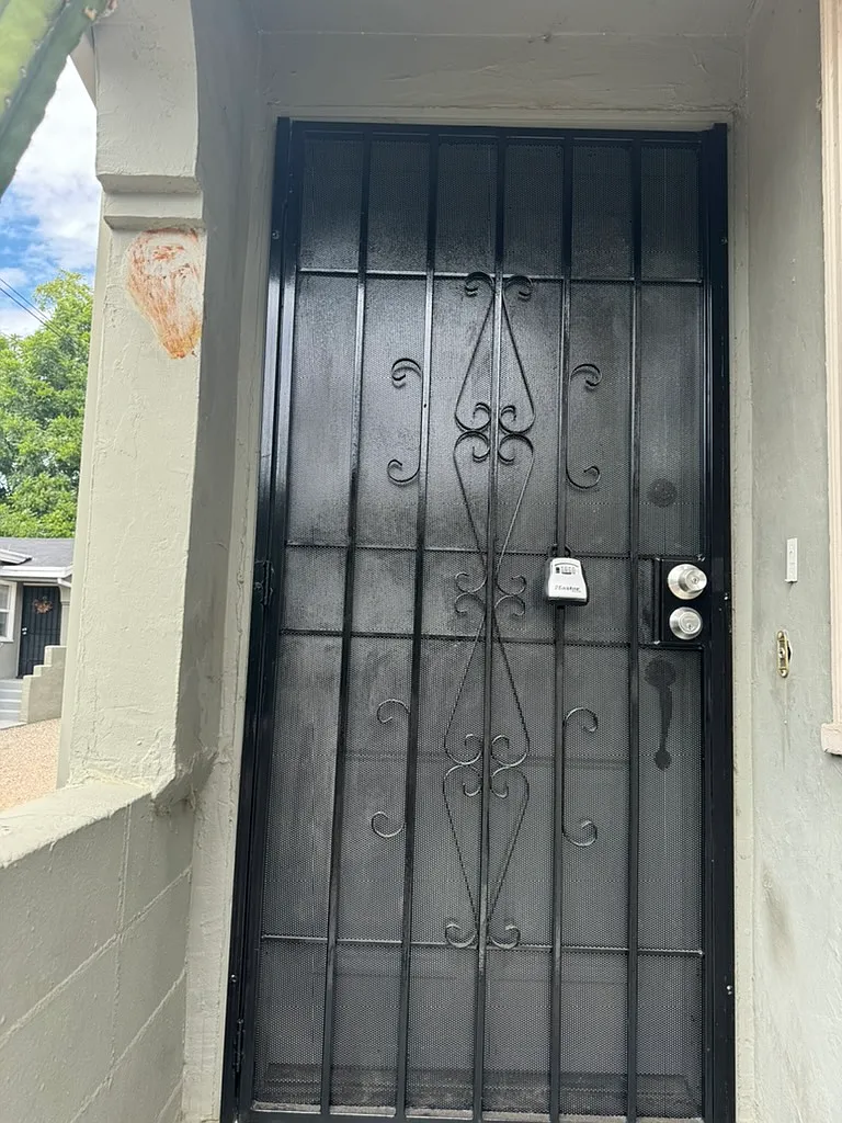 1 bed, $2,100 — Photo 2