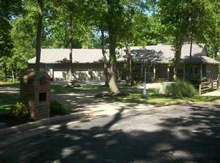 2802 Oak Tree Dr, Nixa, MO 65714