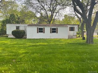 8860 Lennon Rd, Corunna, MI 48817