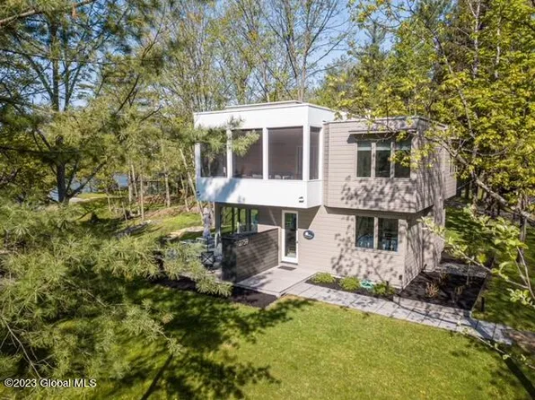 2759 Sheep Meadow Lane Way, Huletts Landing, NY 12841