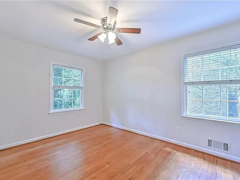 260 River Valley Rd — Photo 11