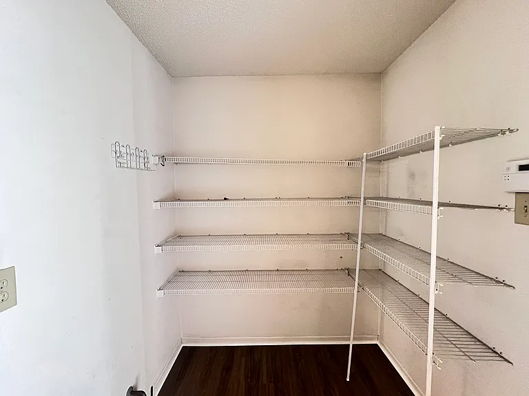 10400 Hickory Hill Dr — Photo 12