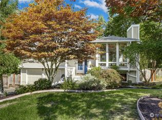 20312 46th Pl NE, Lake Forest Park, WA 98155