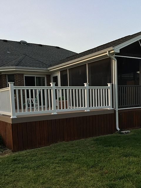 Screened porch & deck
