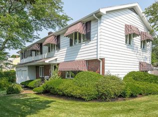 2 Preston Beach Rd, Marblehead, MA 01945