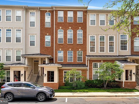2nd image of 6055 Wicker Ln #127