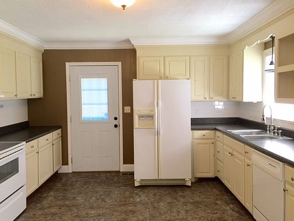 5th image of 109 Hotel Hill Dr